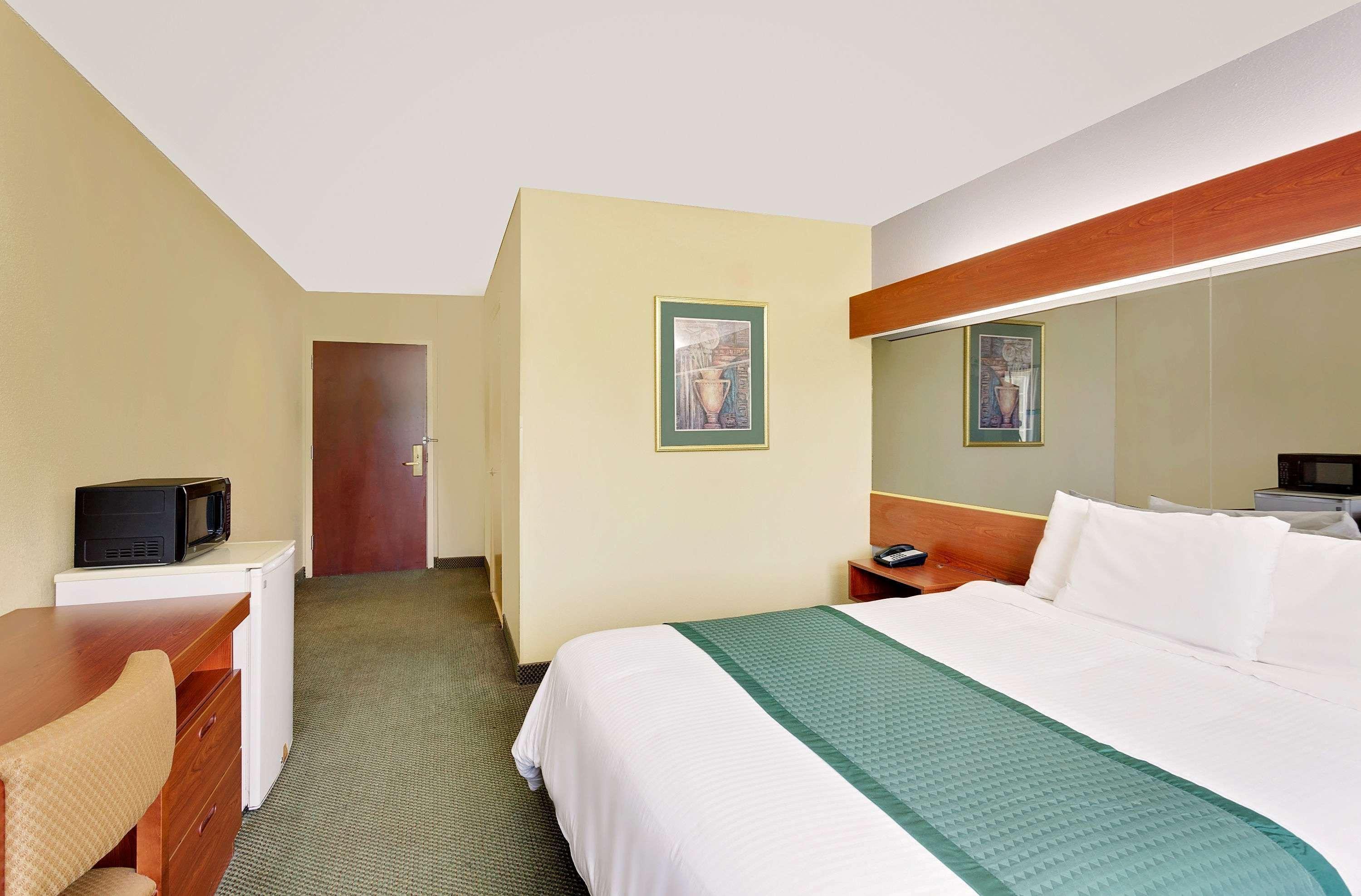 Microtel Inn & Suites By Wyndham Thomasville Buitenkant foto